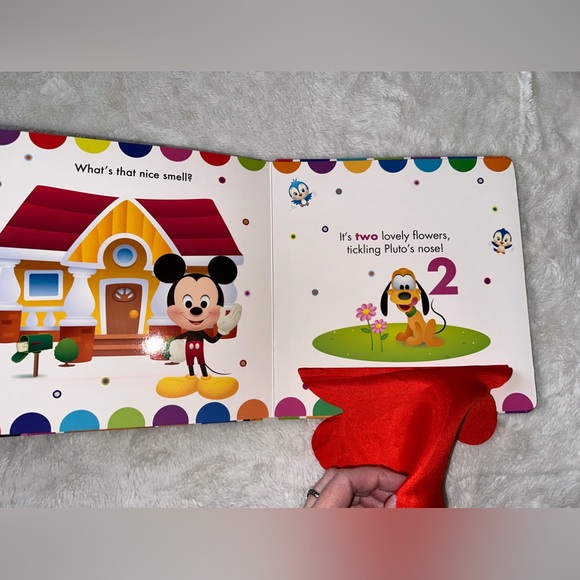 Disney Book - Picture 4 of 6